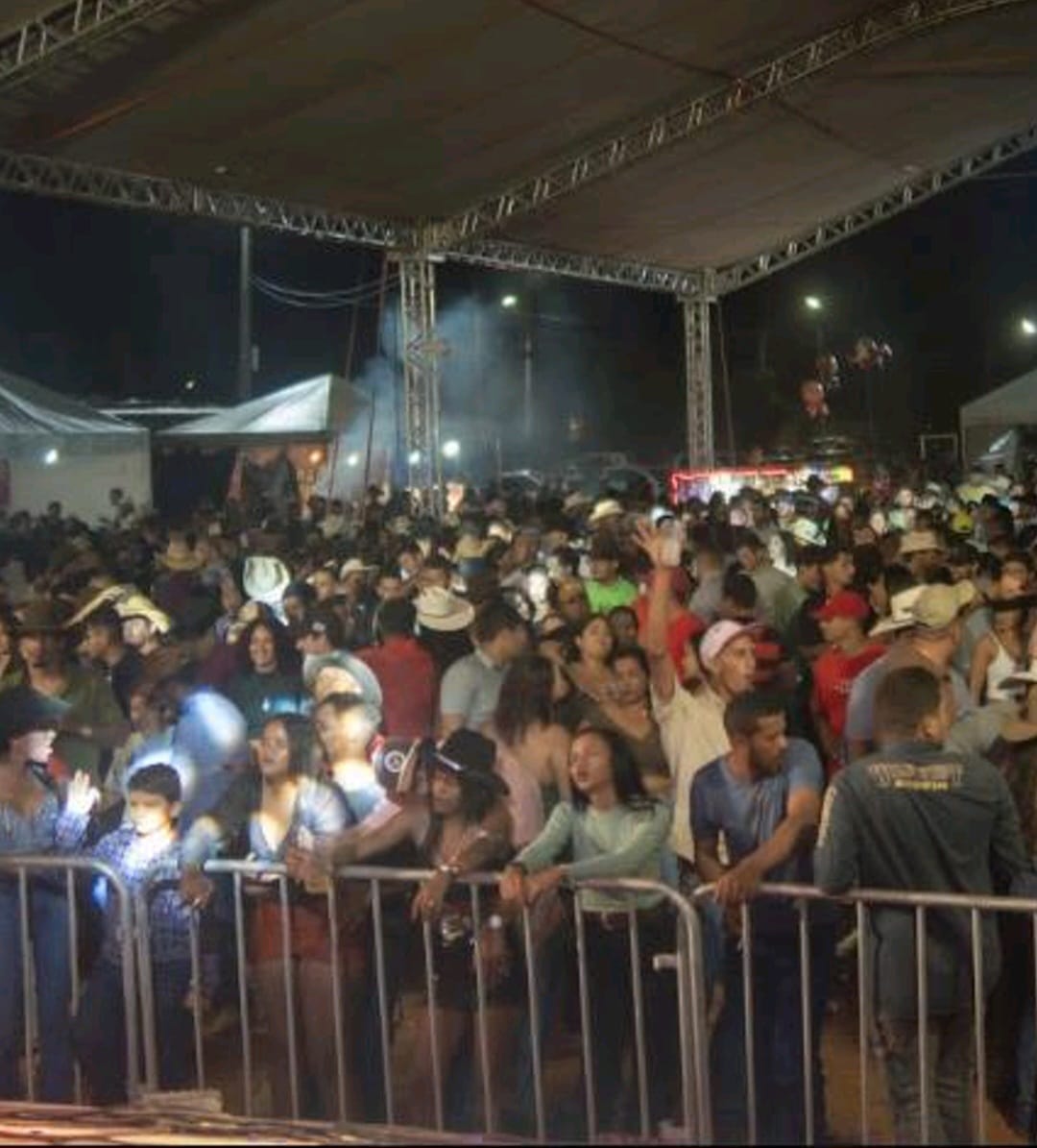Público reunido durante o Rodeio e Festival do Produtor Rural
